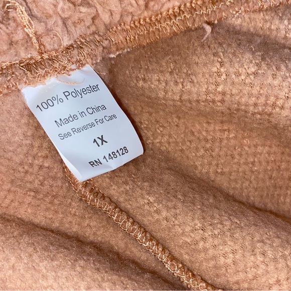 New! Sherpa Teddy Bear Lounge Set/Pajamas with Oversized Tahari Sunglasses - Picture 5 of 7